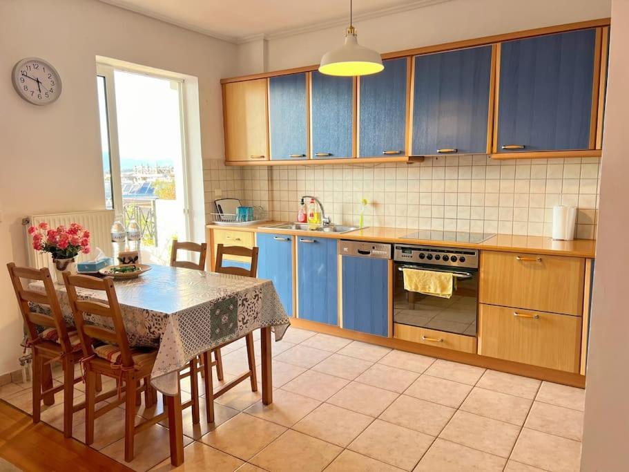 Cozy Fairytal Garden Apartment, Family Friendly, Free Parking, 15 Min To Airport Atenas Exterior foto